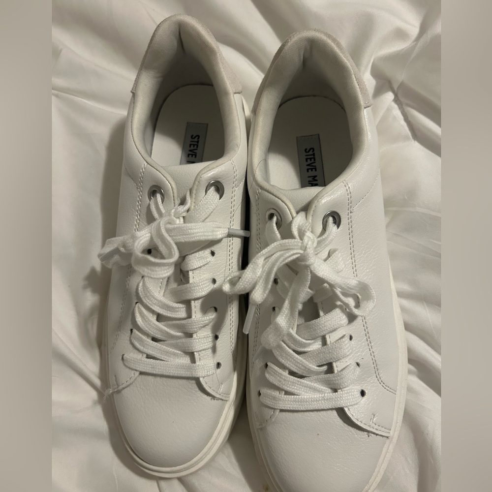 Steve Madden White Low-Top Leather Sneakers - Women's Lace-Up